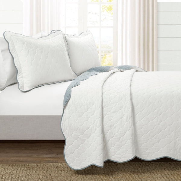 Lush Decor Coastal Chic Scalloped Edge Reversible Quilt 3 Piece Set