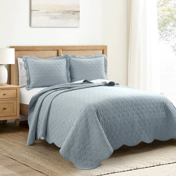 Lush Decor Coastal Chic Scalloped Edge Reversible Quilt 3 Piece Set