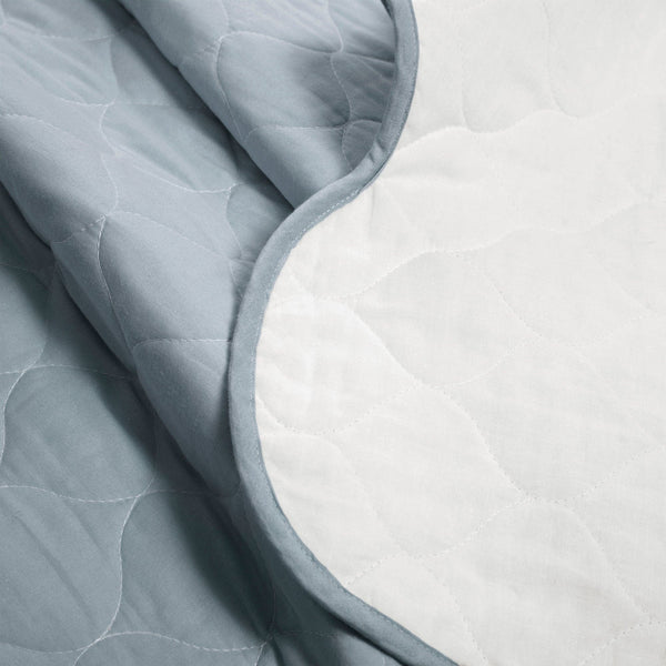 Lush Decor Coastal Chic Scalloped Edge Reversible Quilt 3 Piece Set