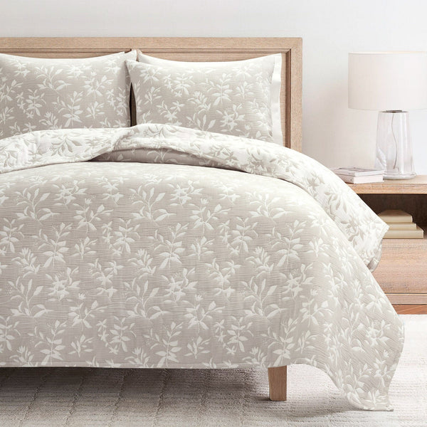 Lush Decor Floral Jacquard Reversible Soft Matelassé 3 Piece Quilt Set