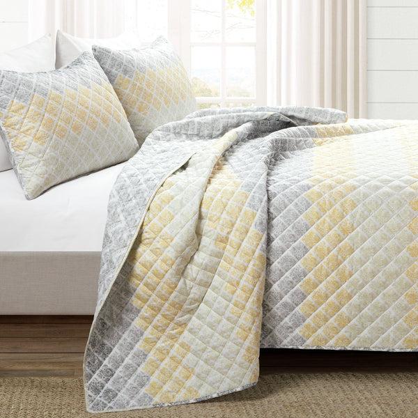 Lush Decor Medallion Ombre Reversible Quilt 3 Piece Set