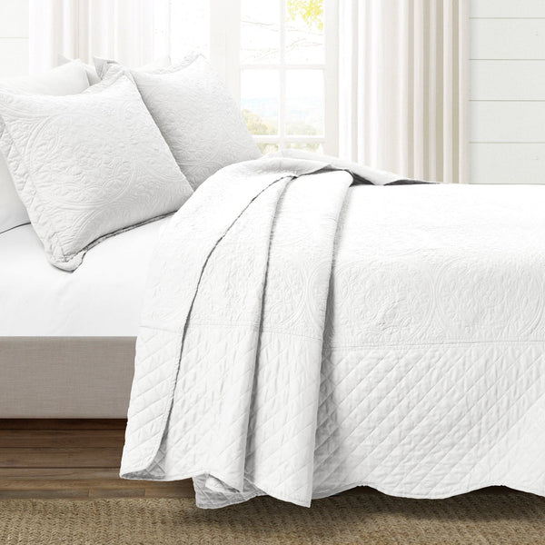 Lush Decor Medallion Scalloped Edge Oversized Bedspread Set
