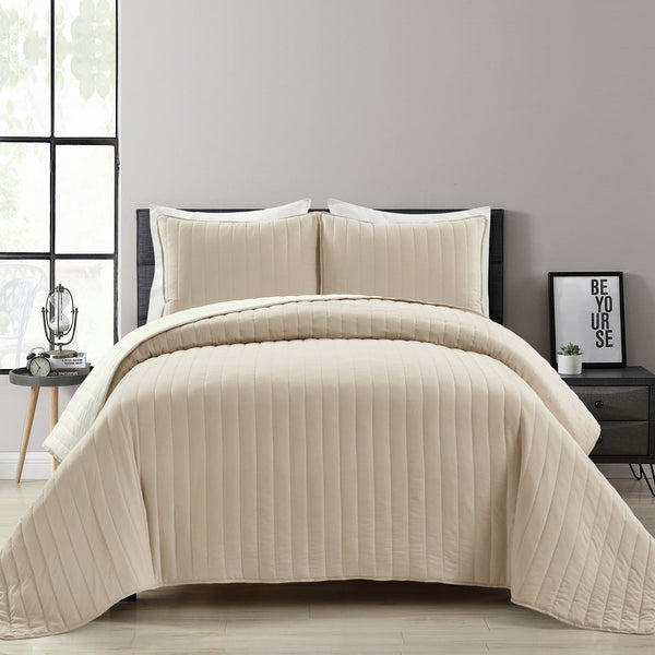 Lush Decor Soft Stripe All Season Quilt/Coverlet Set